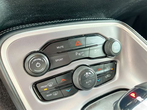 Used 2022 Dodge Challenger GT image 16
