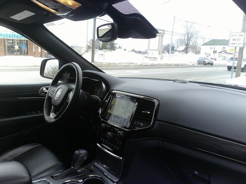 Used 2019 Jeep Grand Cherokee Limited X image 24