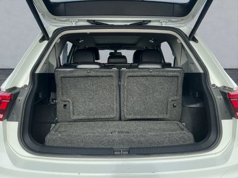 Used 2018 Volkswagen Tiguan SEL w/ 3rd Row Seat Package image 18