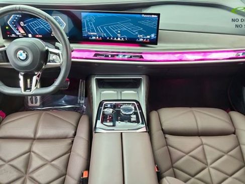 Used 2023 BMW 740i w/ Parking Assistance Package RWD image 19
