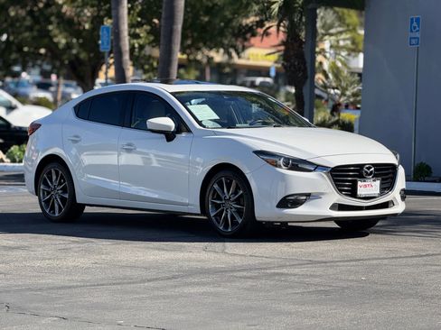 Used 2018 MAZDA MAZDA3 Grand Touring image 8