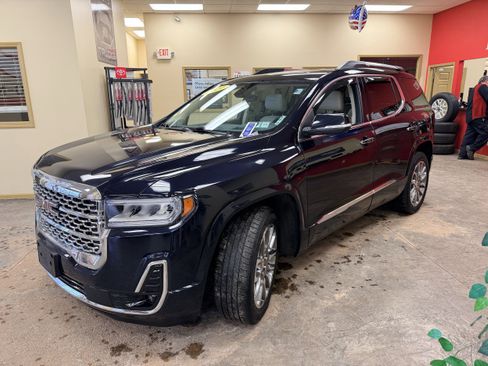 Used 2021 GMC Acadia Denali w/ Denali Ultimate Package image 3