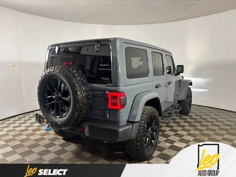 Used 2024 Jeep Wrangler Unlimited Sahara w/ Technology Group AWD/4WD image 5