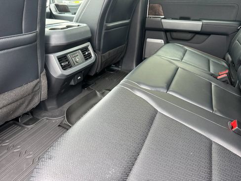 Used 2025 Ford F350 Lariat w/ Lariat Ultimate Package AWD/4WD image 12