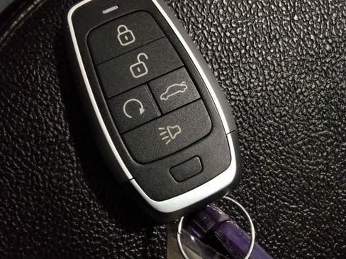 Used 2022 Jeep Compass Limited image 46