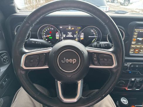 Used 2021 Jeep Wrangler Unlimited Sahara w/ Cold Weather Group image 20