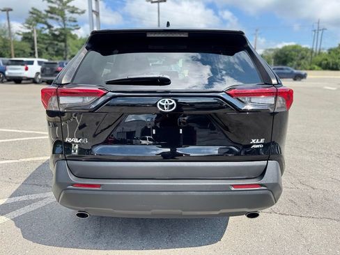 Used 2022 Toyota RAV4 XLE w/ Convenience Package AWD/4WD image 6