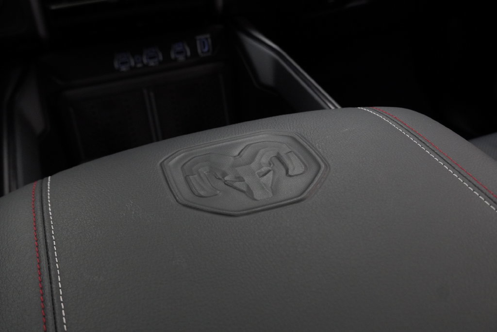Used 2026 RAM 1500 Laramie AWD/4WD image 31