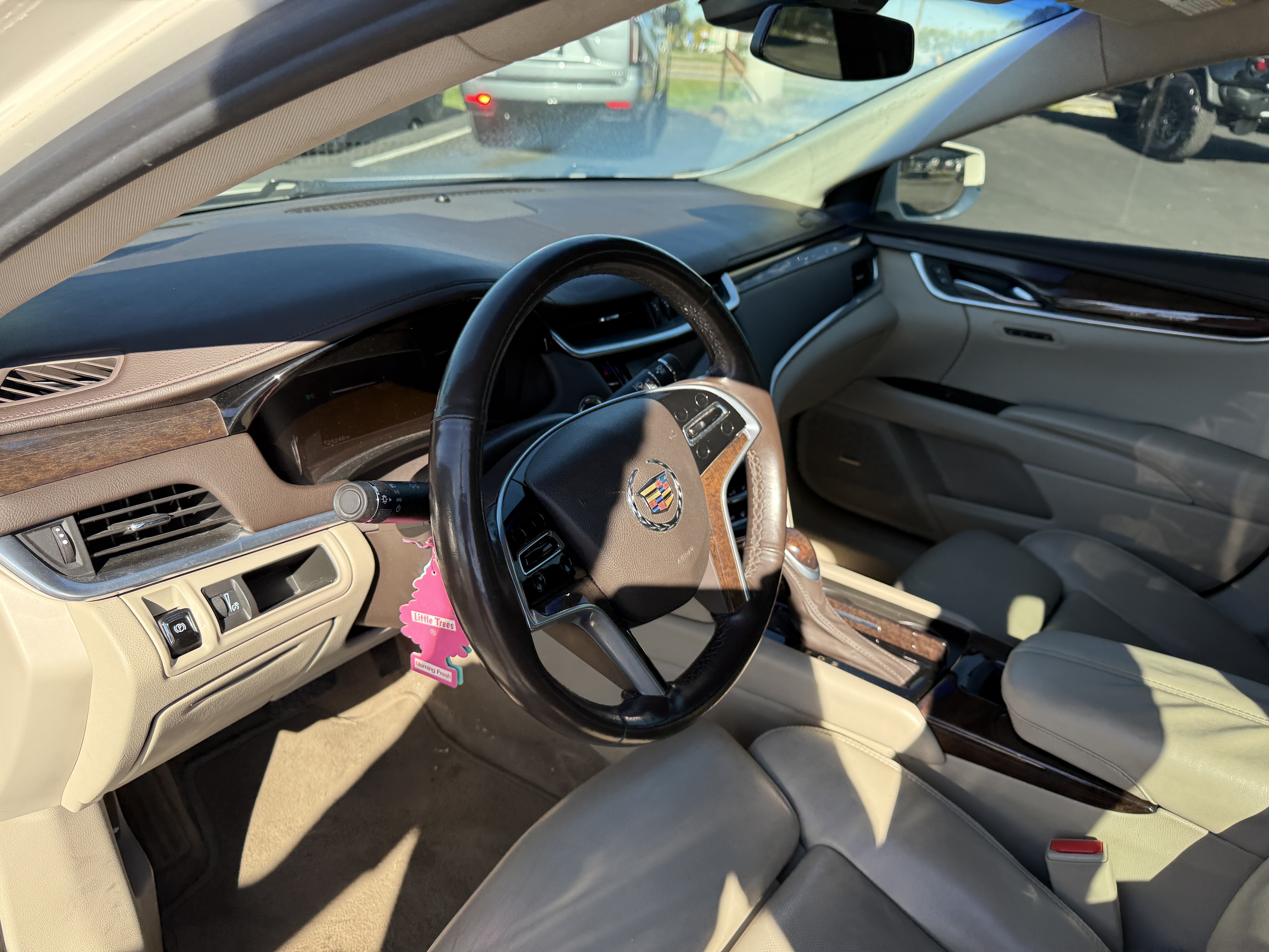 Used 2014 Cadillac XTS Luxury w/ Driver Awareness Package FWD image 7