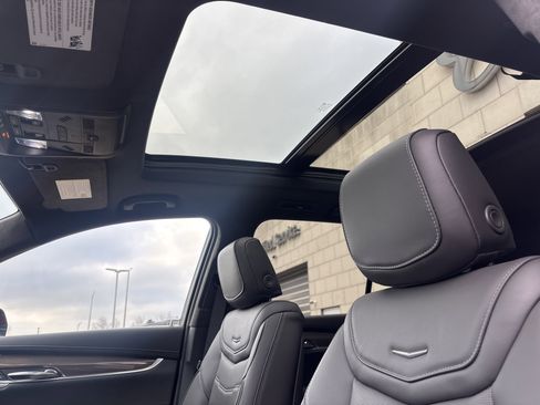 Used 2024 Cadillac XT6 Premium Luxury w/ Platinum Package image 28