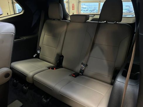 Used 2024 GMC Acadia Elevation image 25