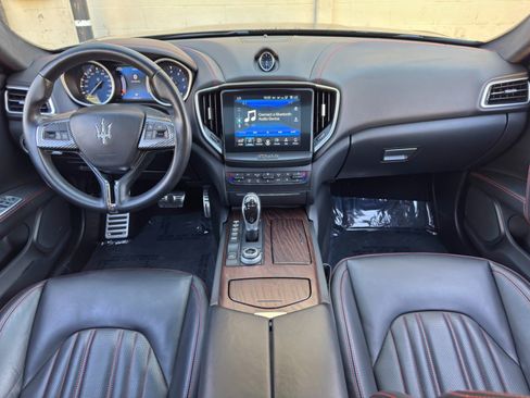Used 2017 Maserati Ghibli w/ Luxury Package RWD image 12