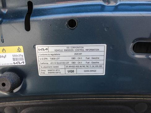Used 2025 Kia Sportage EX AWD/4WD image 35