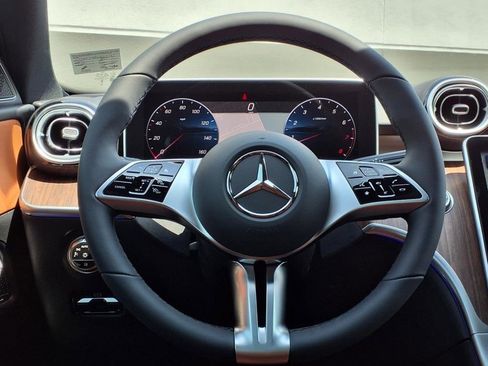 Used 2025 Mercedes-Benz C 300 4MATIC Sedan image 13