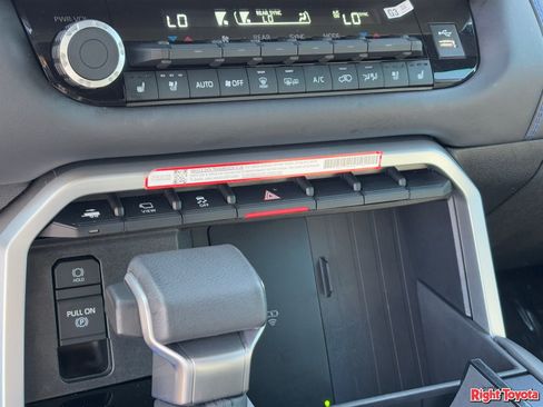 Certified 2025 Toyota Sequoia Platinum image 28