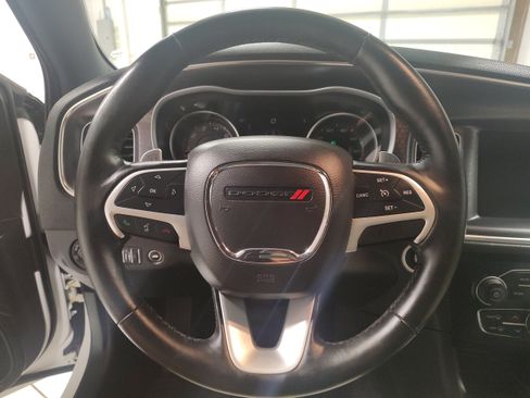 Used 2017 Dodge Charger SXT w/ AWD Plus Group image 5