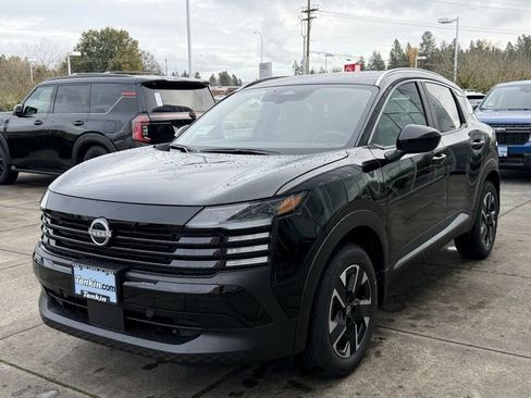 New 2026 Nissan Kicks SV w/ SV Premium Package image 2