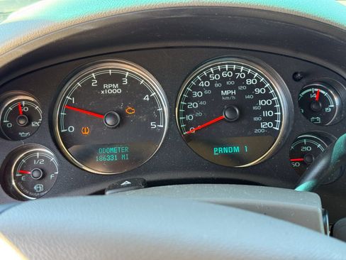 Used 2008 Chevrolet Silverado 2500 LTZ w/ EZ-Lift Tailgate Package AWD/4WD image 8