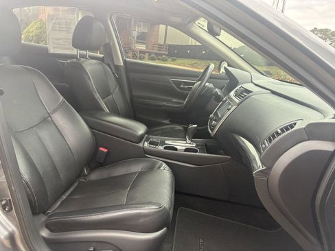 Used 2016 Nissan Altima 2.5 SL w/ 2.5 Technology Package image 17