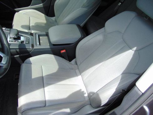 Used 2018 Audi Q5 Prestige w/ Prestige Package AWD/4WD image 9