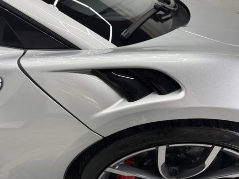 Used 2023 McLaren Artura RWD image 19