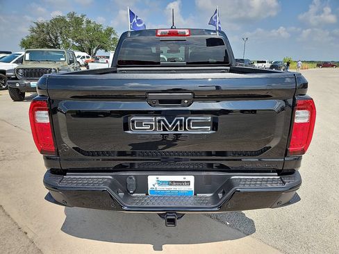 Used 2026 GMC Canyon Denali w/ LPO, Black Badging Package AWD/4WD image 6