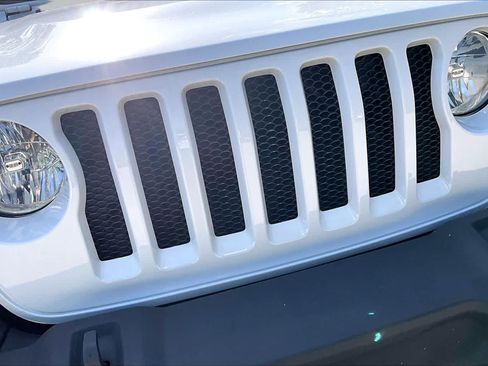Used 2022 Jeep Wrangler Sport AWD/4WD image 29