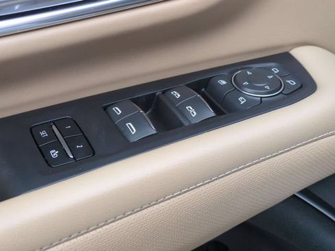 Used 2024 Chevrolet Tahoe Premier AWD/4WD image 22