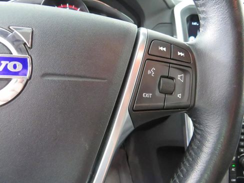 Used 2017 Volvo XC60 T6 Dynamic w/ Preferred Option Package image 16