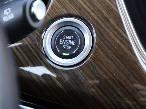 Used 2022 Cadillac XT6 Premium Luxury w/ Platinum Package image 31