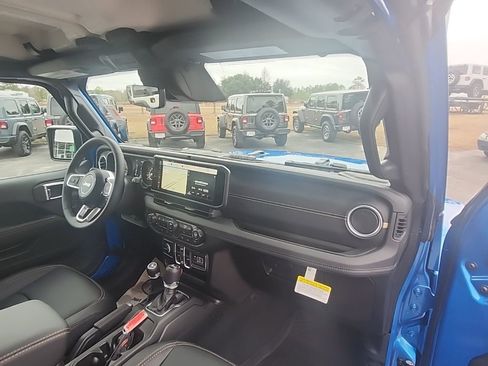 New 2026 Jeep Wrangler Unlimited Sahara AWD/4WD image 26