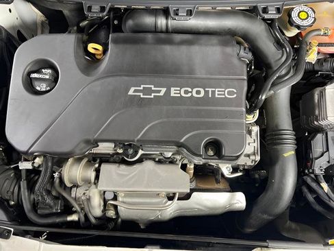 Used 2017 Chevrolet Cruze LT w/ Convenience Package image 12