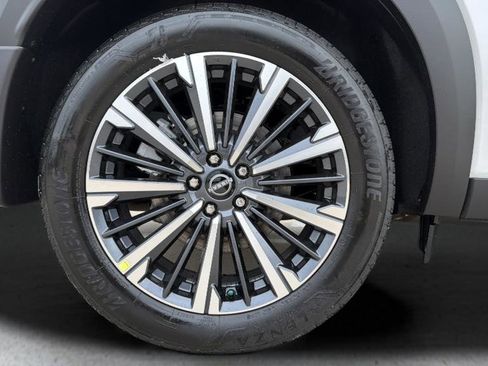 New 2026 Nissan Pathfinder Platinum AWD/4WD image 30