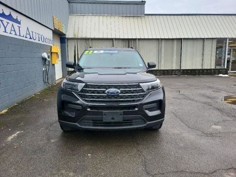 Used 2022 Ford Explorer XLT image 4