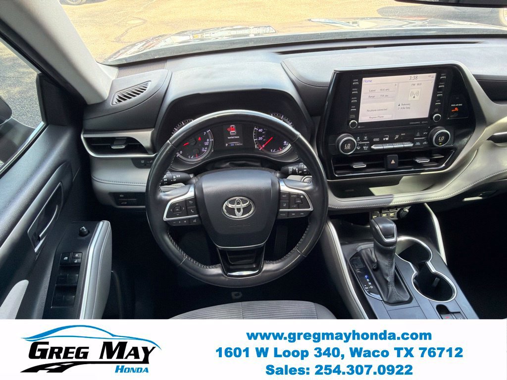 Used 2021 Toyota Highlander LE FWD image 23