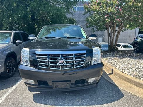 Used 2007 Cadillac Escalade AWD w/ Information Package image 8