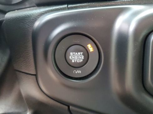 Used 2020 Jeep Wrangler Unlimited Sahara AWD/4WD image 24