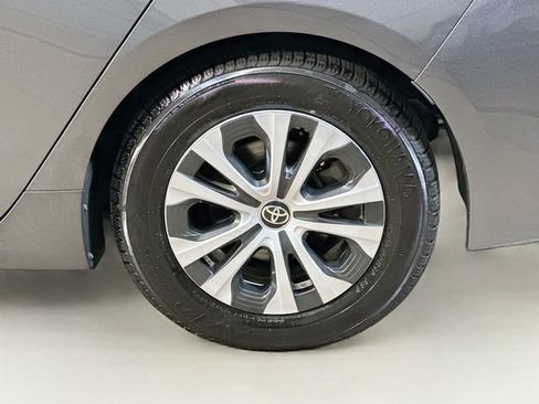 Used 2021 Toyota Prius Prime XLE FWD image 6