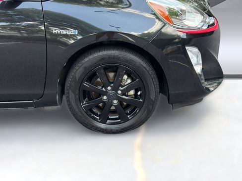 Used 2016 Toyota Prius C Persona Series FWD image 12