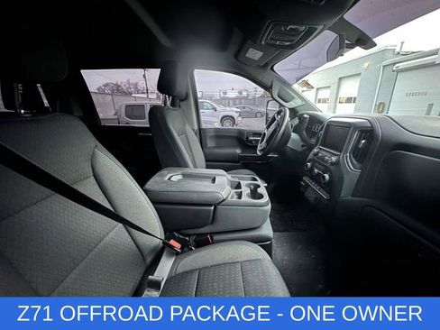 Used 2022 Chevrolet Silverado 2500 LT w/ Convenience Package image 2