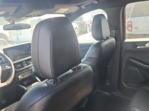 Used 2024 Ford Escape ST-Line w/ Tech Pack #1 FWD image 9