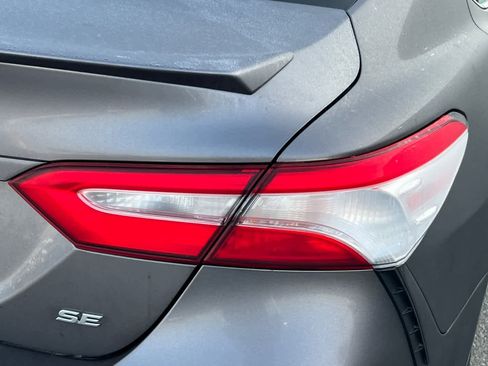 Used 2020 Toyota Camry SE image 17