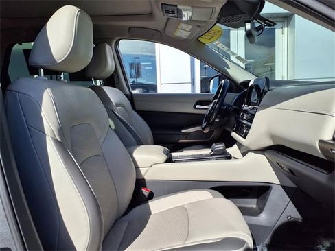 Certified 2022 Nissan Pathfinder Platinum w/ Cargo Package image 25