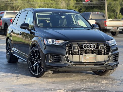 Used 2023 Audi Q7 3.0T Prestige w/ Prestige Package AWD/4WD image 3
