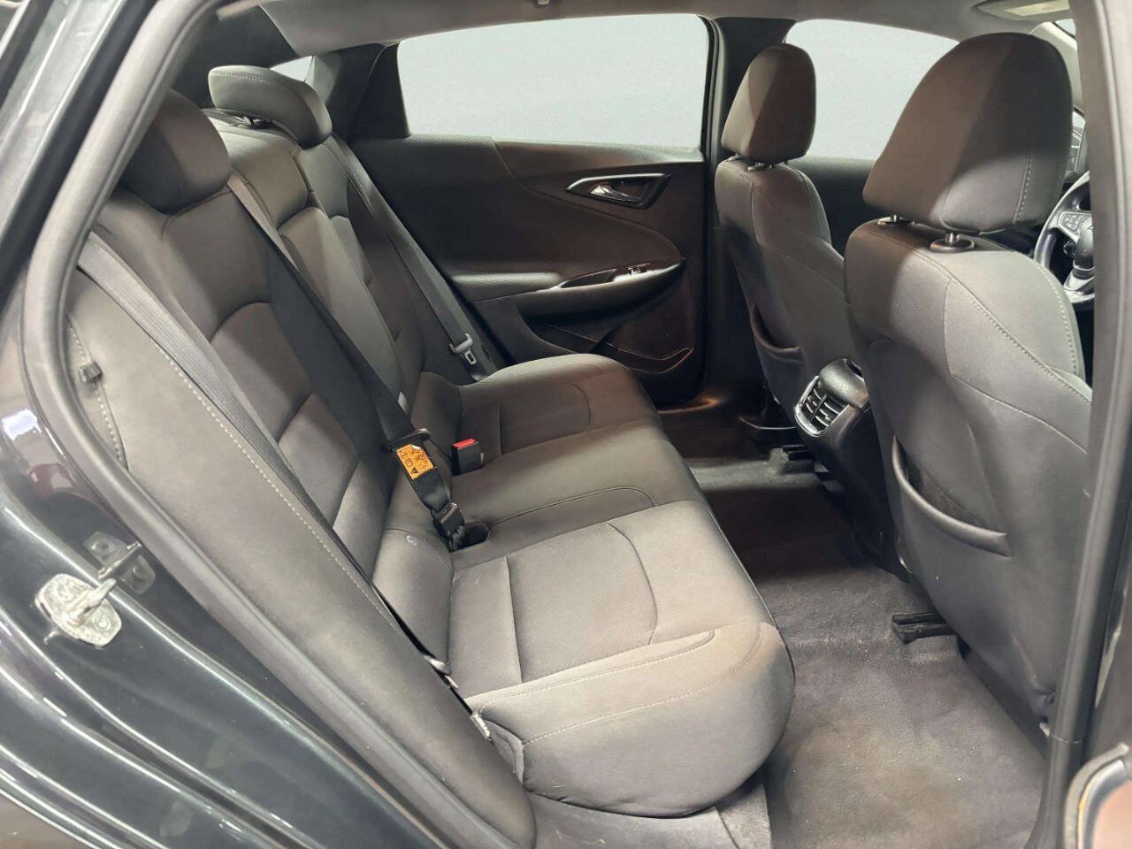 Used 2018 Chevrolet Malibu LT FWD image 19