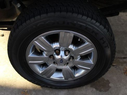 Used 2011 Ford F150 XLT w/ XLT Chrome Pkg image 18