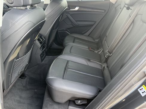 Used 2020 Audi Q5 e Premium Plus w/ Premium Plus Package image 30