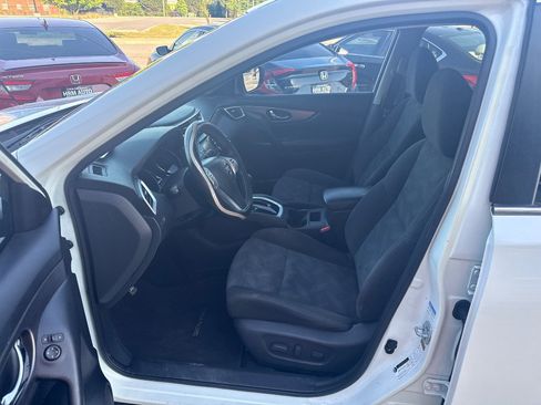 Used 2016 Nissan Rogue SV FWD image 11