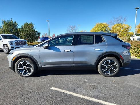 New 2026 Chevrolet Equinox EV LT image 2