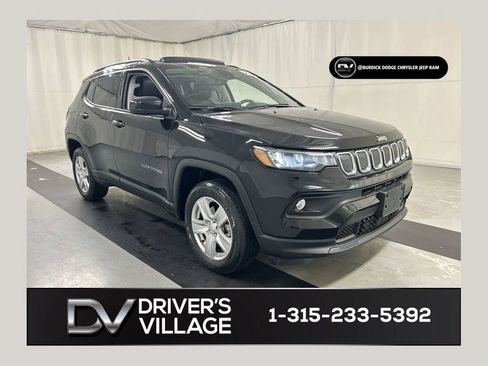 Used 2022 Jeep Compass Latitude w/ Sun and Sound Group AWD/4WD image 1